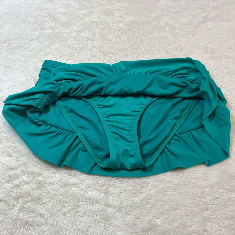 Apt 9 Emerald Green Ruffled Hem Swim Skirt Size 6 - Picture 3 of 13
